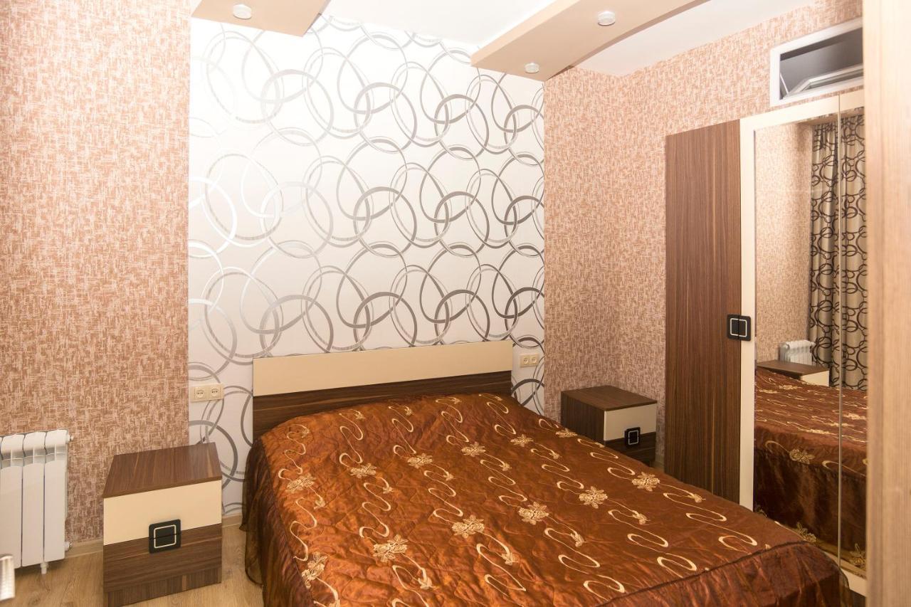 Apartment On Takaishvili Street Batoemi Buitenkant foto